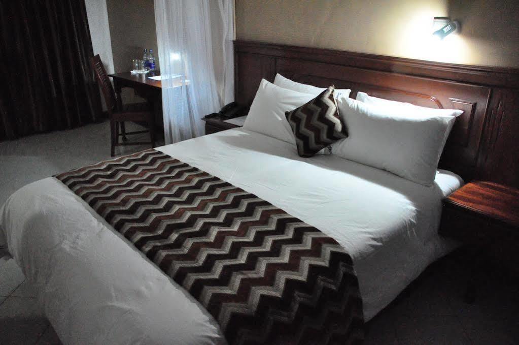 Mlolongo 67 Airport Hotel Nairobi מראה חיצוני תמונה